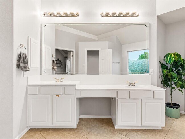 Building Photo - 12113 Portobella Dr