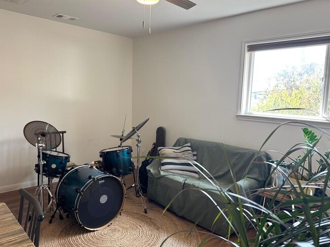 Building Photo - 2007 La Casa Dr