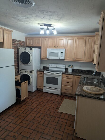 Building Photo - 1311 N Morris St