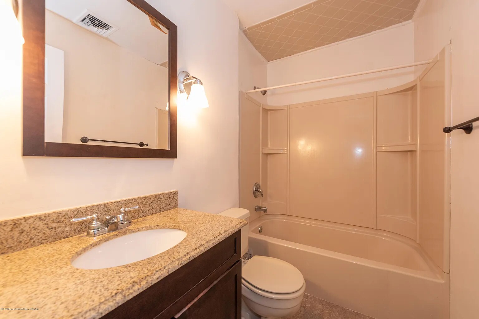 Building Photo - 32 Franklin Avenue