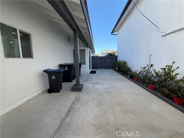 Building Photo - 3714 S Parton St