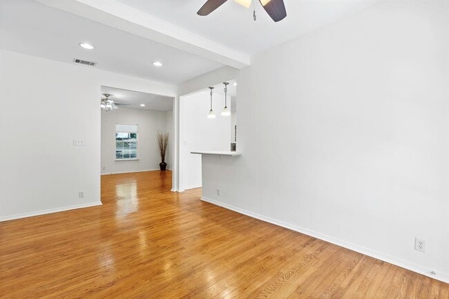 Building Photo - 1414 E 37th St