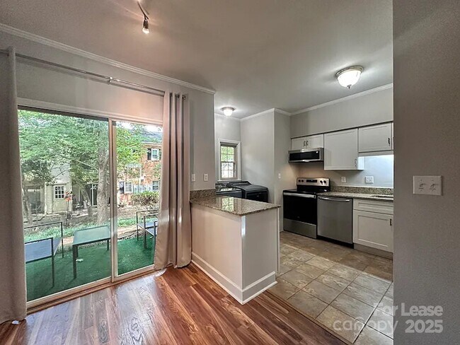 Building Photo - 5925 Quail Hollow Rd