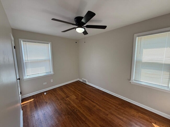 Building Photo - Freshly Renovated 3-Bedroom Home – Quality...