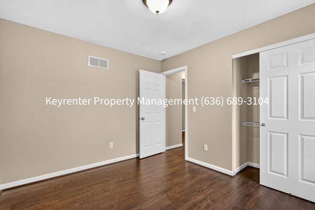 Building Photo - Modern Ranch Retreat – 4BR/3BA in Saint Charles!