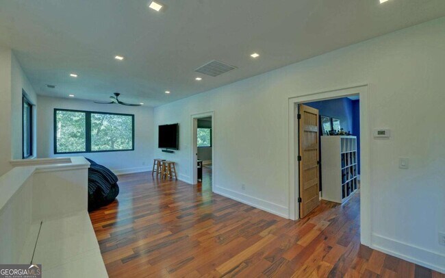 Building Photo - 675 Freedom Heights Dr