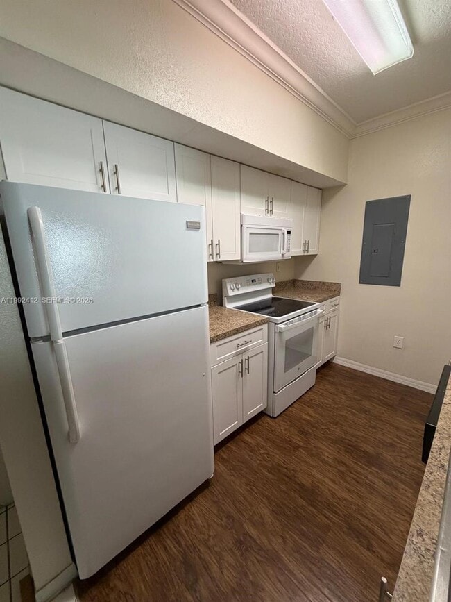 Building Photo - 200 SW 117th Terrace