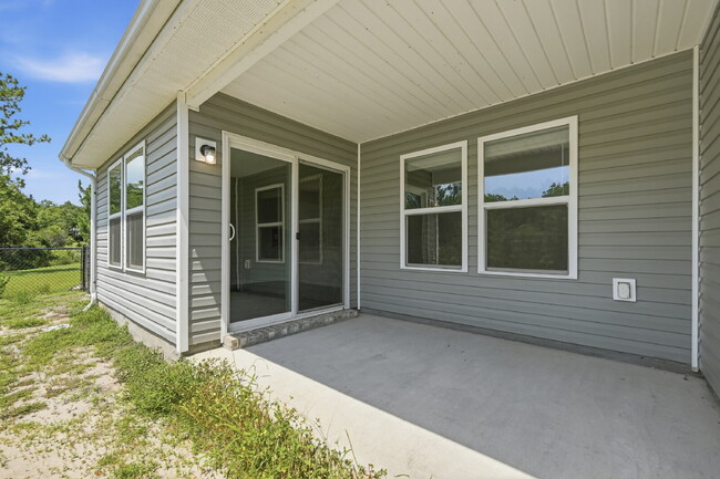 Building Photo - New community! Three bedrooms, two bathrooms and ready for you to move into!