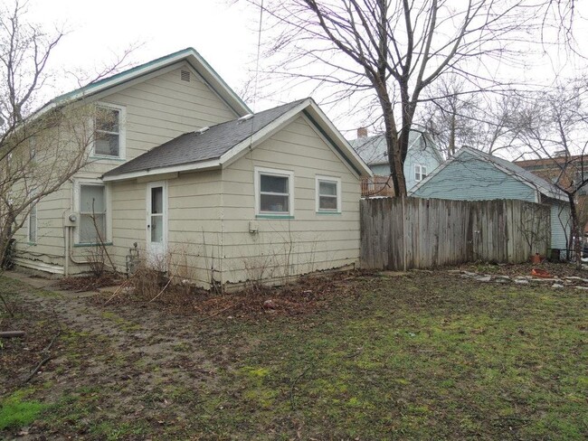 Building Photo - 1149 Williamson St