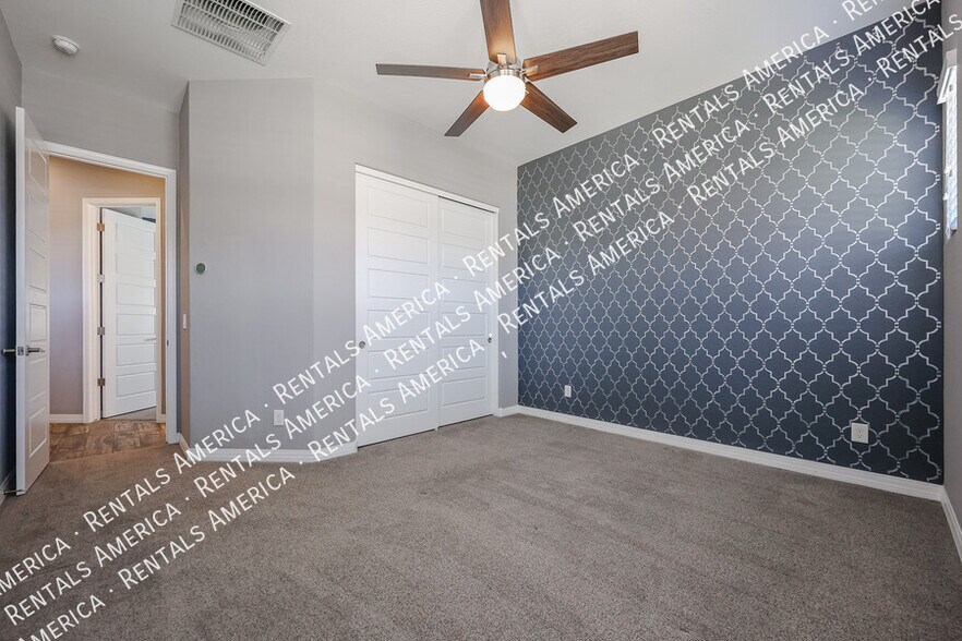 Building Photo - 5833 S Wilson Way