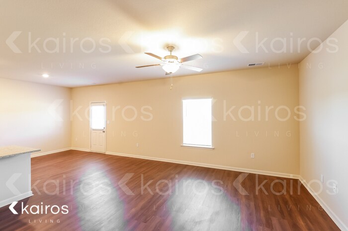 Building Photo - 2027 Discovery Dr