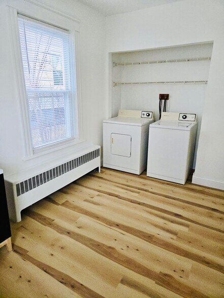 Building Photo - 21 Vale St