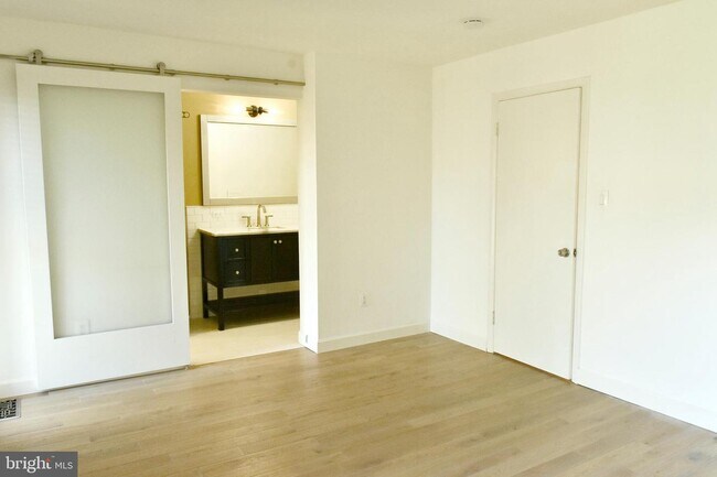 Building Photo - 10168 Placid Lake Ct