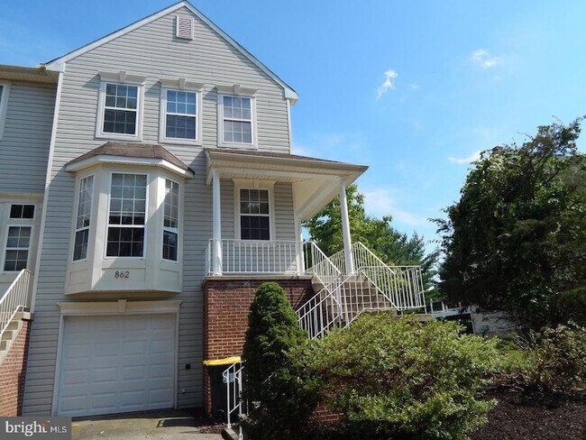 Building Photo - 862 N Waterford Ln