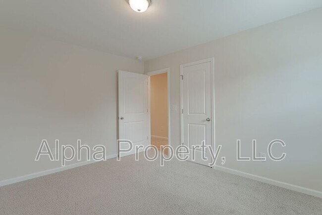 Building Photo - 8 Sabine Leaf Ct