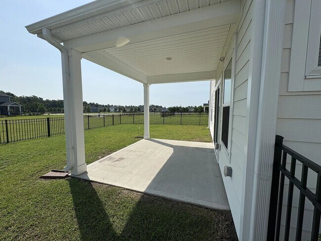 Building Photo - 2700 Grand Mdw Dr
