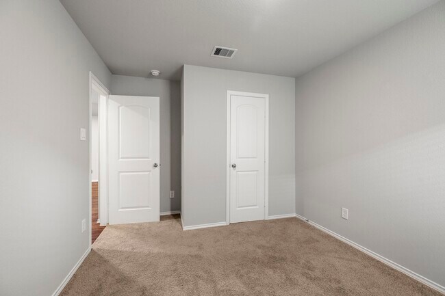 Building Photo - 2354 Otter Falls Dr
