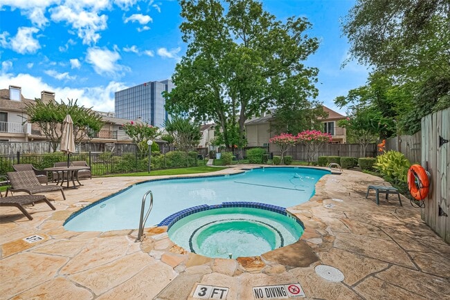 Building Photo - 4305 Westheimer Rd