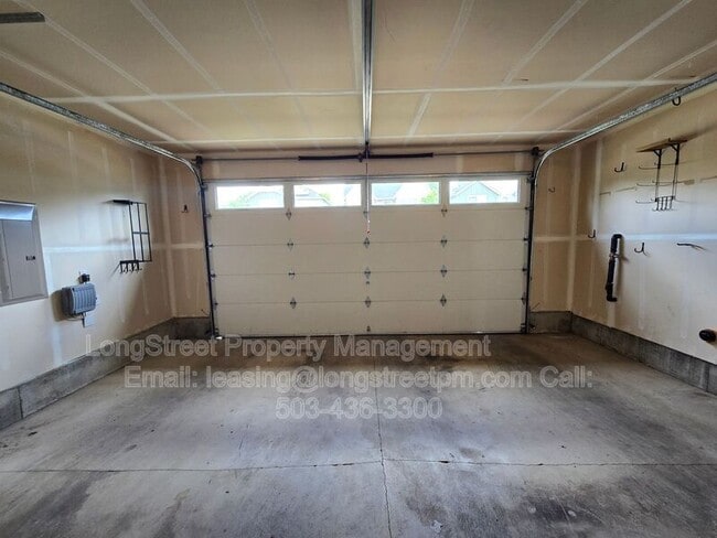 Building Photo - 3338 SE Summerfield Dr