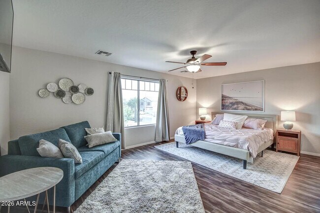 Building Photo - 10964 W Taft St