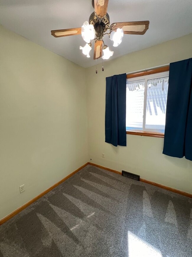 Building Photo - Charming 2 Bedroom In Little Italy Near Old Market and Downtown!!