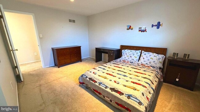 Building Photo - 639 Heather Ln