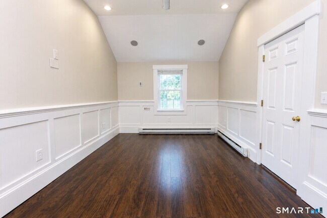 Building Photo - 50 Fox Den Rd