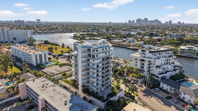 Building Photo - 612 Bayshore Dr