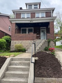 Building Photo - 4 Bedroom/ 1 Bath Single Family Home Pittsburgh, PA 15217