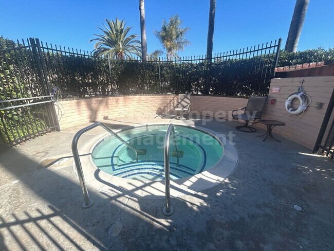 Building Photo - **Beautiful, Fully-Furnished 2 bed / 2.5 bath Townhome in Coastal Carlsbad - Available NOW**