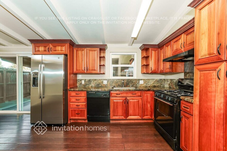 Building Photo - 1467 Michigan St