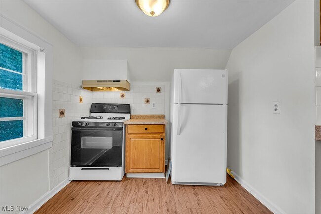 Building Photo - 3571 W 69th St