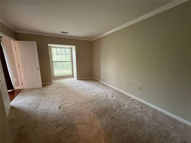 Building Photo - 1308 Pine Heights Dr NE