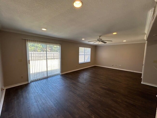 Building Photo - 2507 Pascal Ct