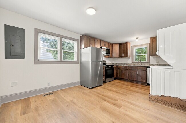 Building Photo - 517 McKinley Ave