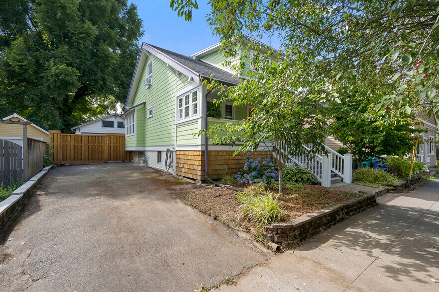 Building Photo - 4343 SE 37th Ave