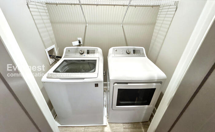 Building Photo - 1501C 9th Ave N