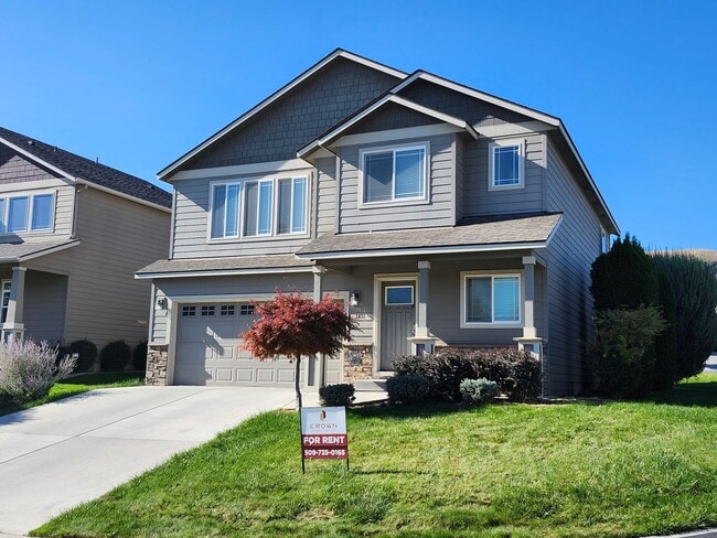 Building Photo - $700 Move-in Special! Beautiful South Richland 3 bed, 2.5 ba + Bonus Room