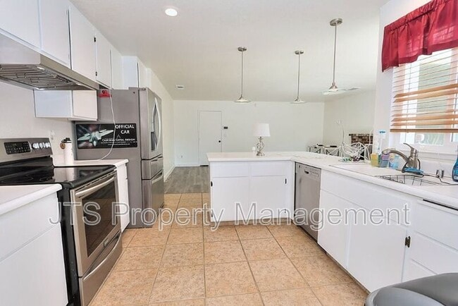 Building Photo - 6069 Kingwood Cir