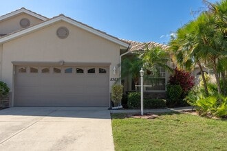 Building Photo - "Charming Englewood Gem: 2 Beds, 2 Baths in Oyster Creek Gated Golf Community