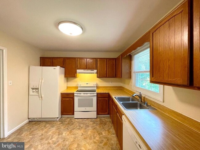 Building Photo - 40865 Spring House Ln