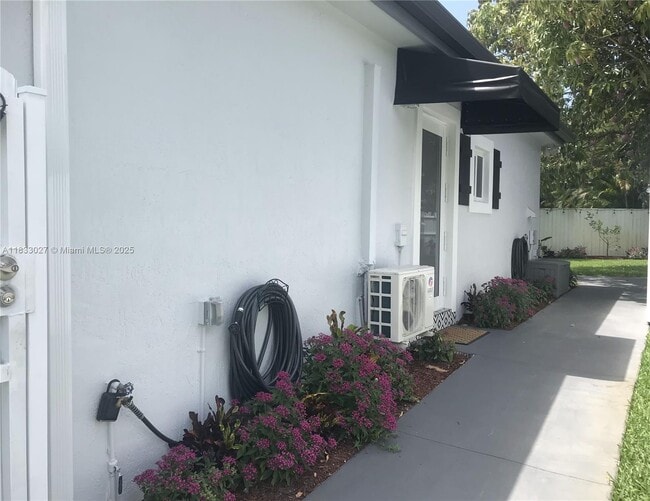 Building Photo - 600 Forrest Dr