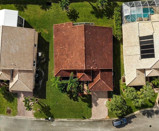 Building Photo - 431 NW Coolwater Ct