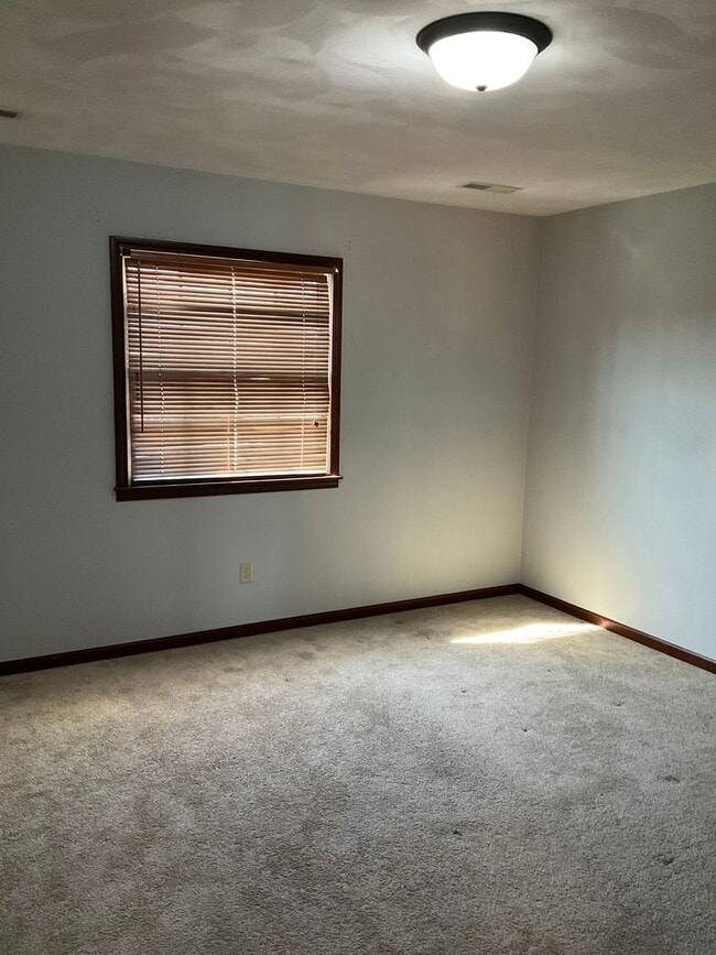 Building Photo - 2903 Lake Lorraine Cove