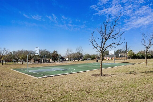Building Photo - 2858 Southampton Way