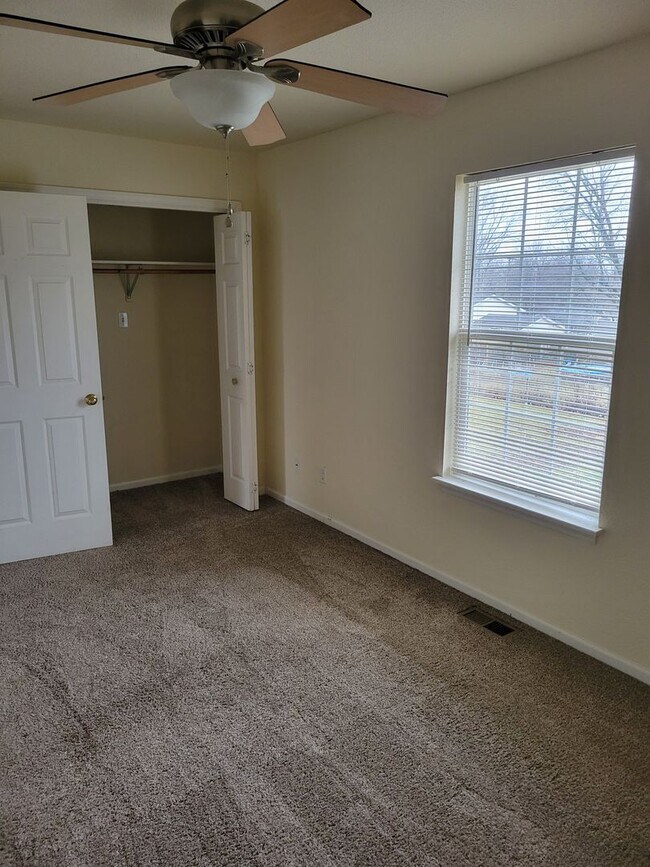 Building Photo - 4522 Waterloo Dr
