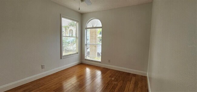 Building Photo - 8821 Coral Palms Ct
