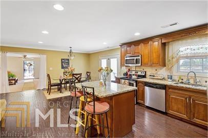 Building Photo - 1898 Rollingwood Dr