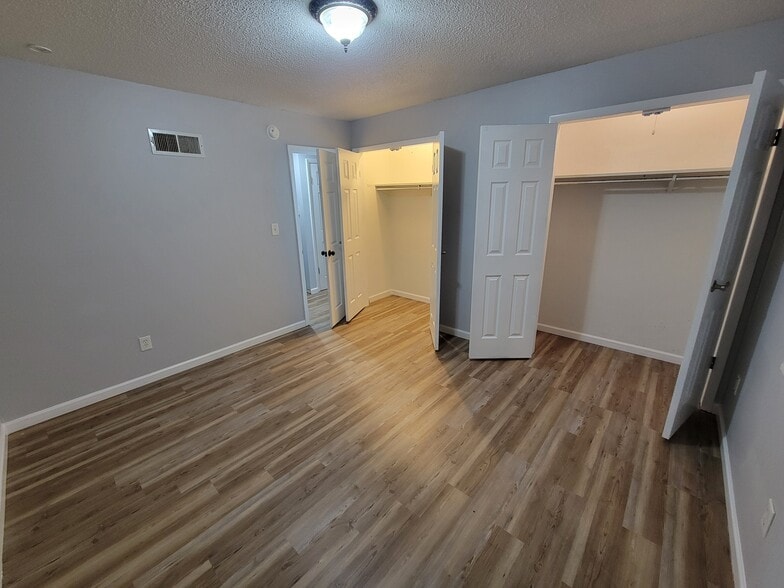 Building Photo - 7806 Eby St