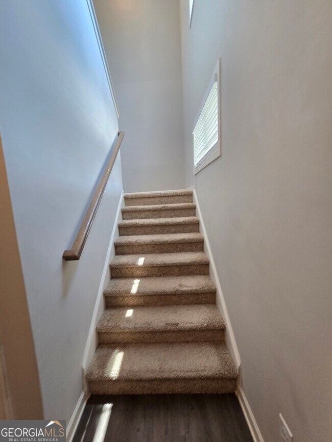 Building Photo - 121 Valimar Dr